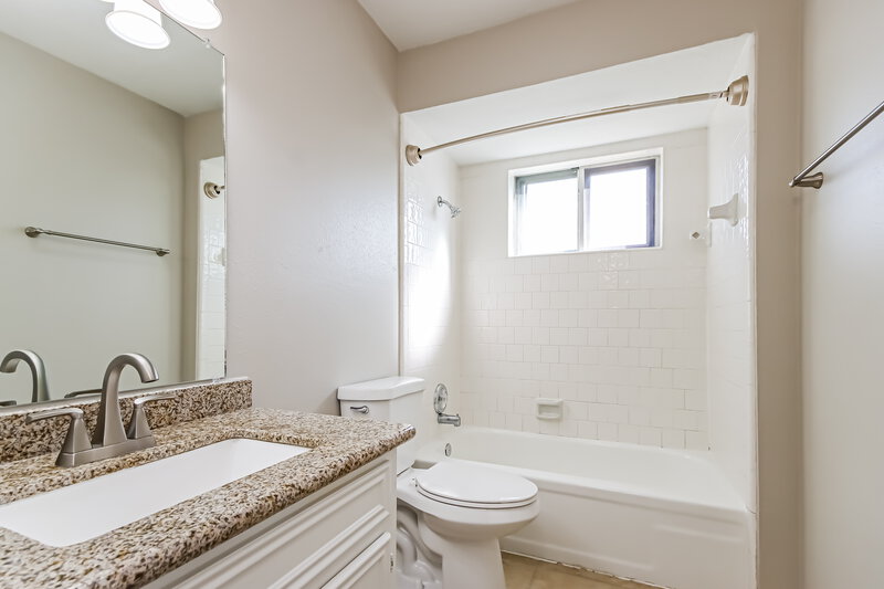 2,145/Mo, 10015 Waving Fields Dr Houston, TX 77064 Bathroom View