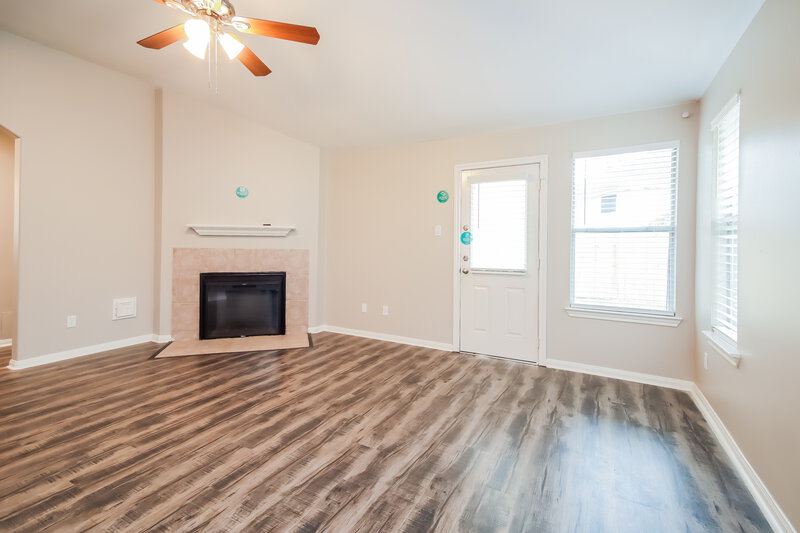 1,780/Mo, 4031 Teal Vista Ct Fresno, TX 77545 Living Room View