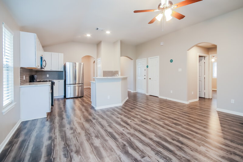 1,780/Mo, 4031 Teal Vista Ct Fresno, TX 77545 Living Room View 2