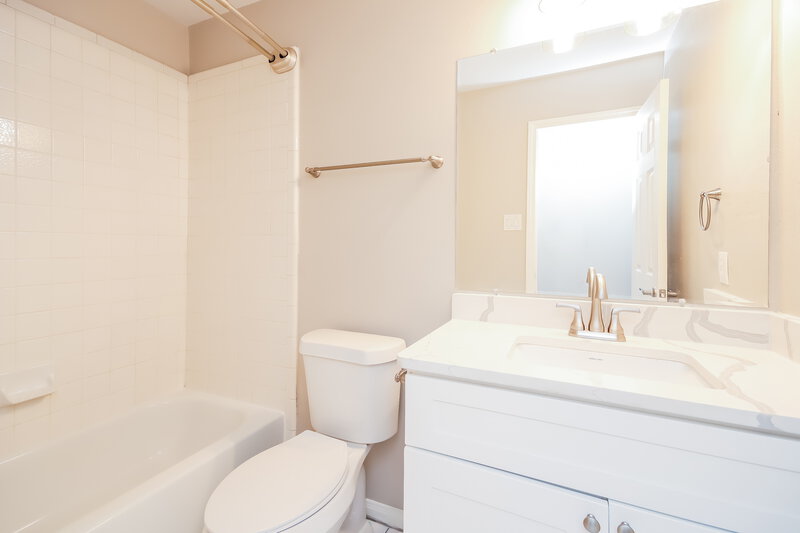 1,780/Mo, 4031 Teal Vista Ct Fresno, TX 77545 Bathroom View