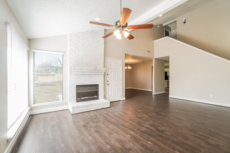 1,970/Mo, 6434 Pouter Dr Houston, TX 77083 Living Room View 2