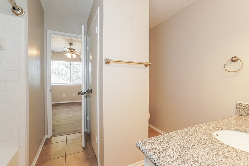 1,970/Mo, 6434 Pouter Dr Houston, TX 77083 Main Bedroom View 3