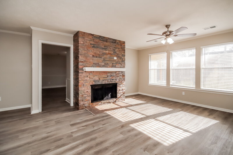 2,100/Mo, 4919 Bayboro Park Dr Friendswood, TX 77546 Living Room View