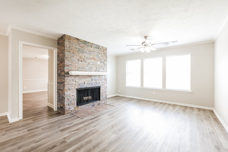 2,145/Mo, 4919 Bayboro Park Dr Friendswood, TX 77546 Living Room View