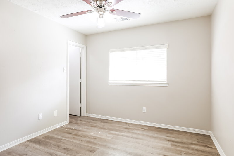2,145/Mo, 4919 Bayboro Park Dr Friendswood, TX 77546 Bedroom View