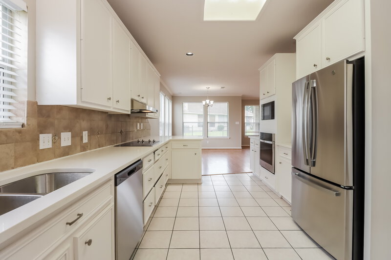 3,715/Mo, 144 Cove Cir Montgomery, TX 77356 Kitchen View