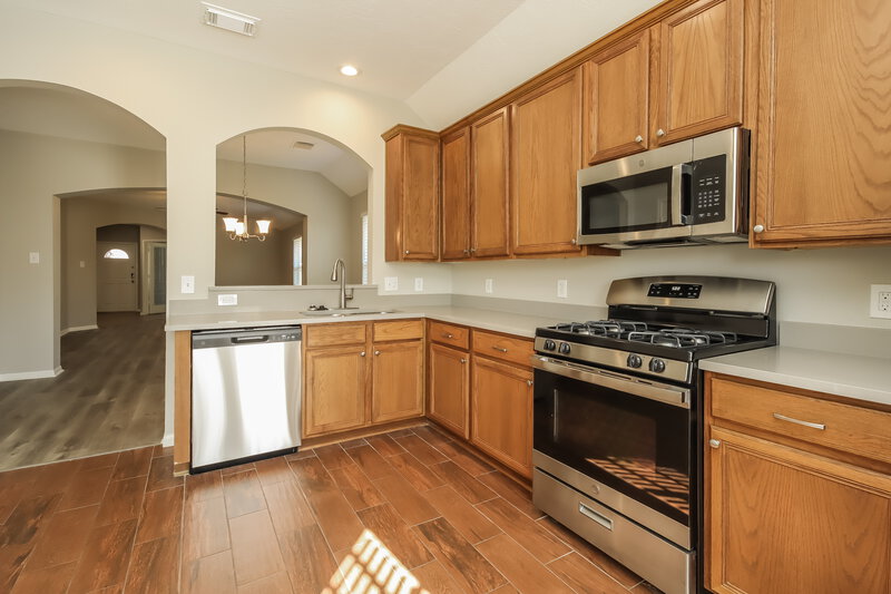 1,980/Mo, 3281 Gladewater Ln League City, TX 77573 Kitchen View 2