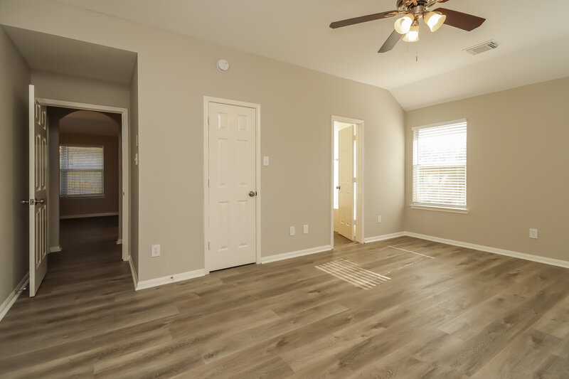 1,980/Mo, 3281 Gladewater Ln League City, TX 77573 Main Bedroom View