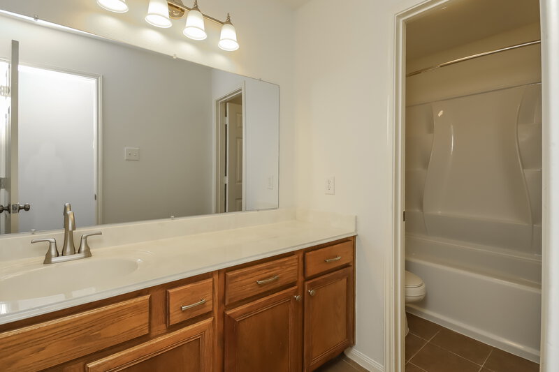 1,980/Mo, 3281 Gladewater Ln League City, TX 77573 Bathroom View