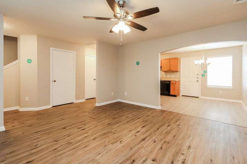 1,845/Mo, 6332 Mountain Pines Ln Katy, TX 77449 Living Room View 2