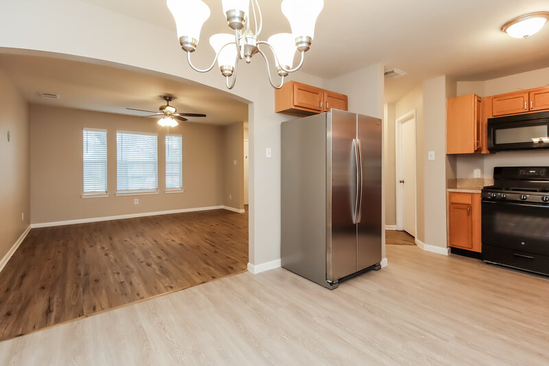 1,845/Mo, 6332 Mountain Pines Ln Katy, TX 77449 Dining Room View 2