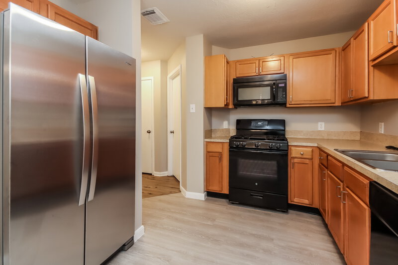 1,845/Mo, 6332 Mountain Pines Ln Katy, TX 77449 Kitchen View 2