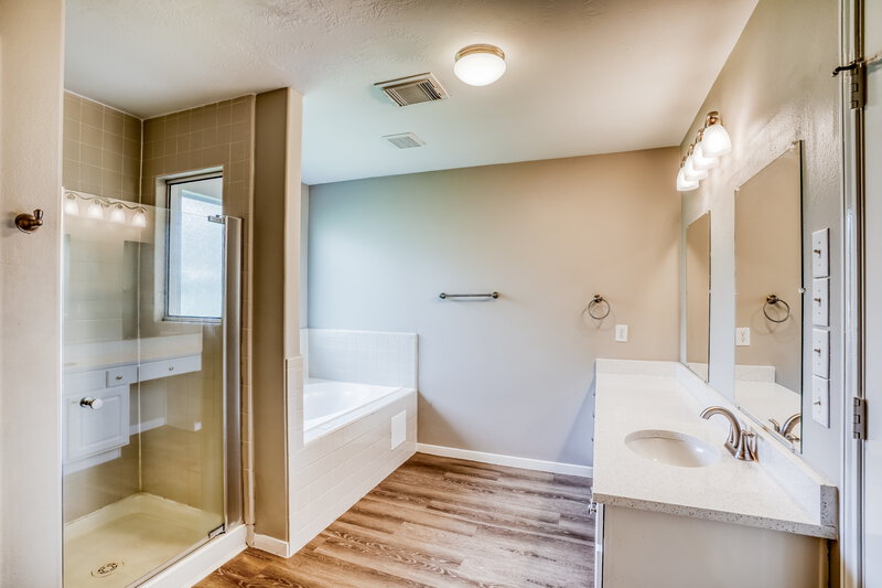 2,485/Mo, 2427 Ranch Hollow Ct Katy, TX 77494 Main Bathroom View