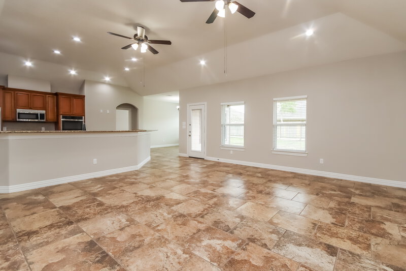 2,690/Mo, 610 New London Dr League City, TX 77573 Living Room View 3