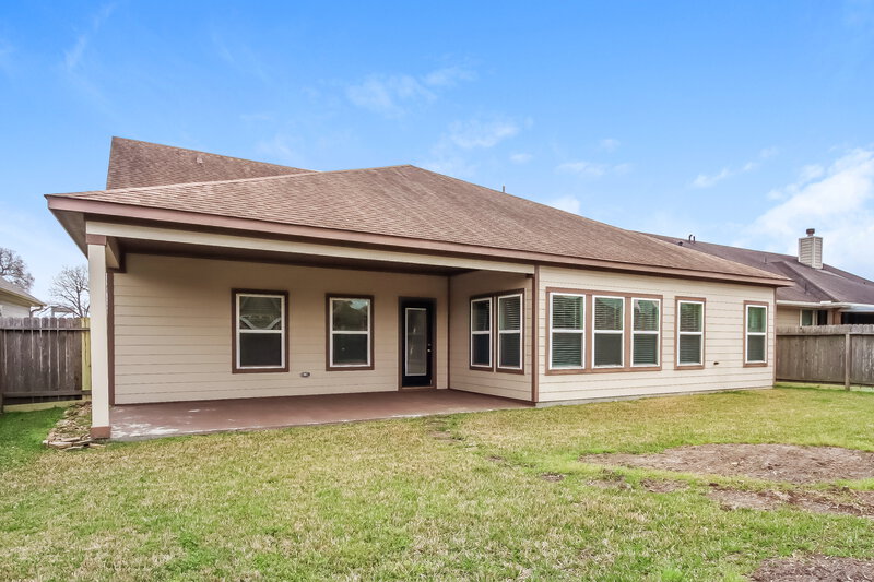 2,690/Mo, 610 New London Dr League City, TX 77573 Rear View