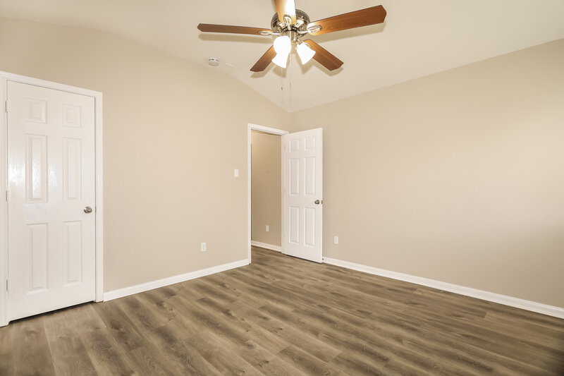 2,050/Mo, 21323 Bella Luna Ct Spring, TX 77379 Main Bedroom View