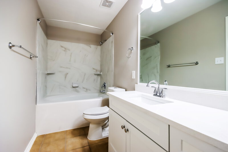 1,875/Mo, 17810 Seco Creek Ln Humble, TX 77396 Main Bathroom View