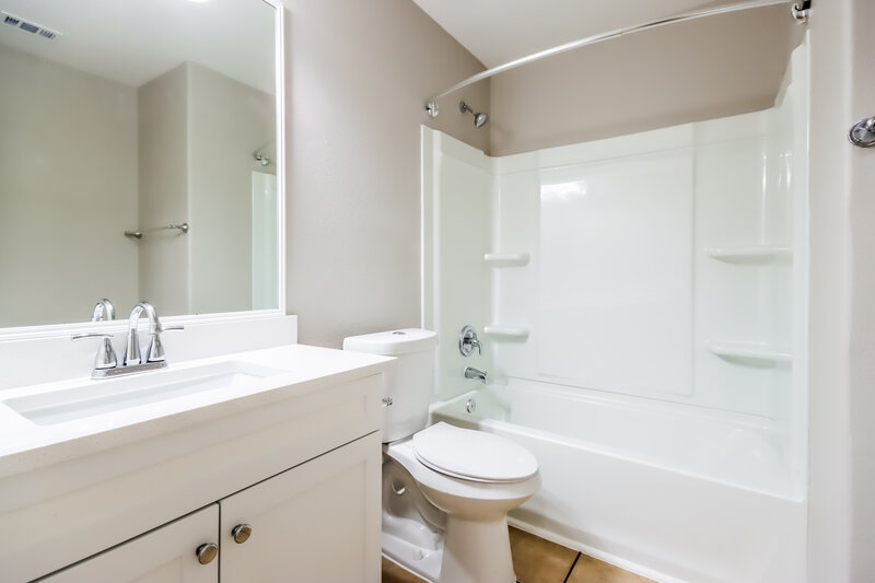 1,875/Mo, 17810 Seco Creek Ln Humble, TX 77396 Bathroom View