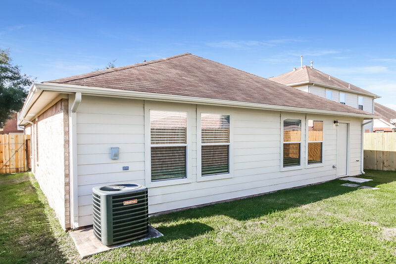 1,875/Mo, 17810 Seco Creek Ln Humble, TX 77396 Rear View 2