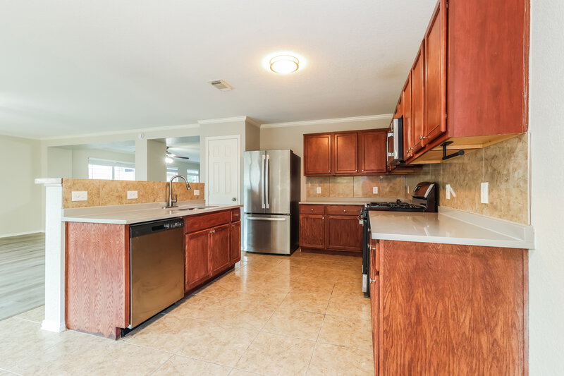 1,865/Mo, 11438 Flying Geese Ln Tomball, TX 77375 Kitchen View 2