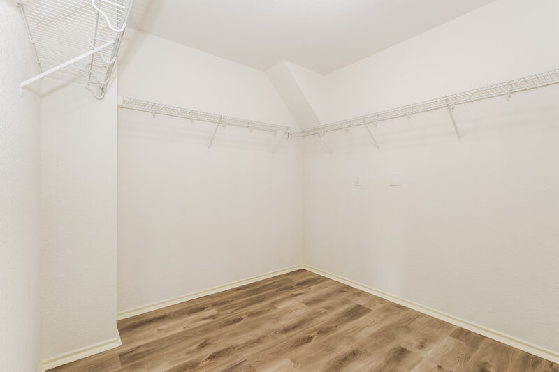 1,865/Mo, 11438 Flying Geese Ln Tomball, TX 77375 Walk In Closet View