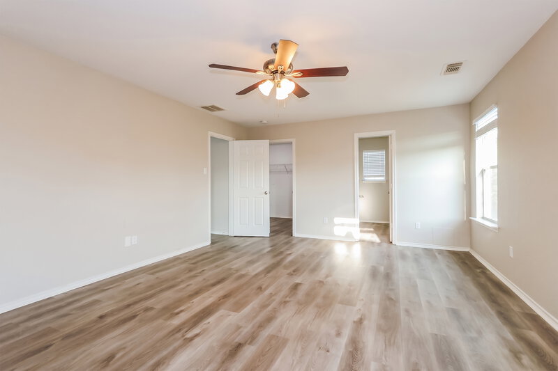 1,865/Mo, 11438 Flying Geese Ln Tomball, TX 77375 Main Bedroom View