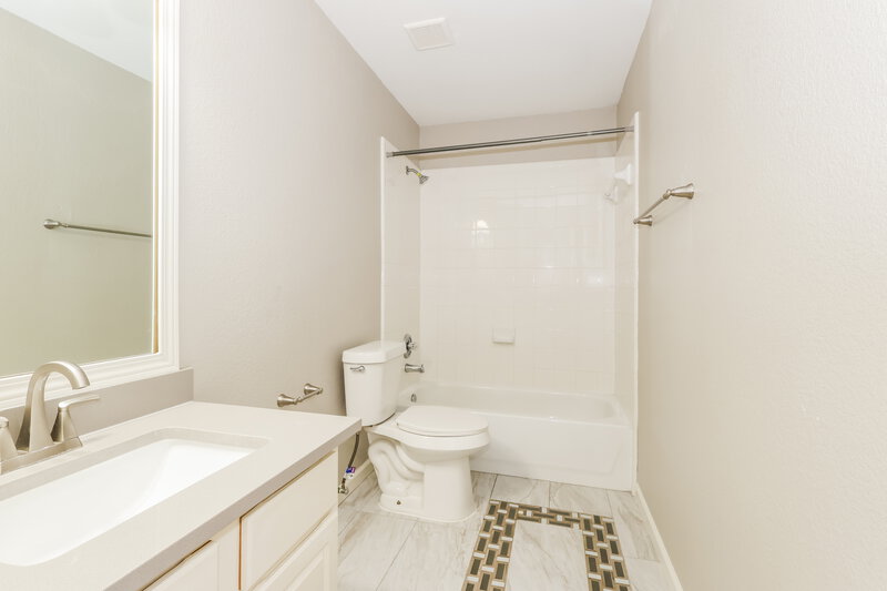 1,865/Mo, 11438 Flying Geese Ln Tomball, TX 77375 Main Bathroom View