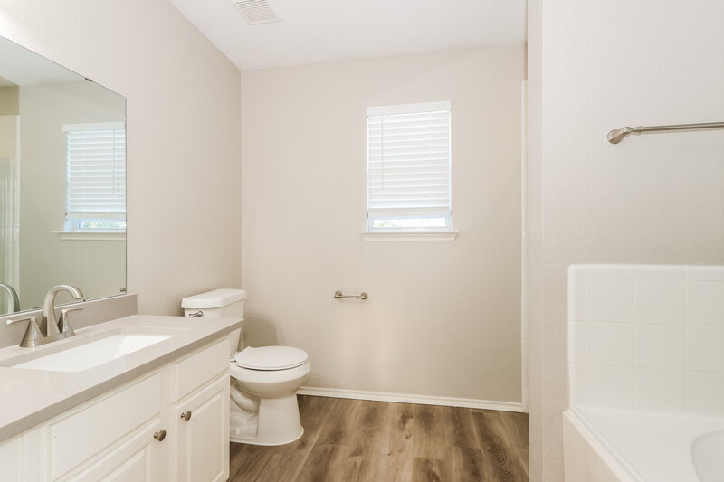 1,865/Mo, 11438 Flying Geese Ln Tomball, TX 77375 Bathroom View