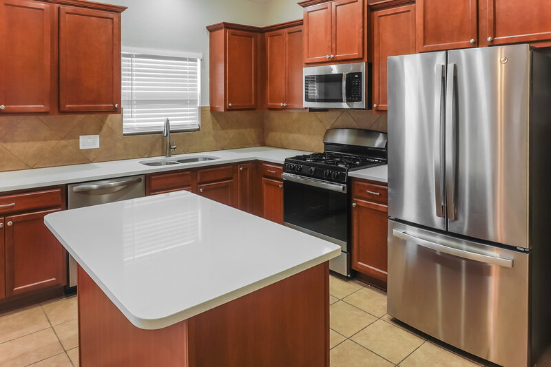 2,170/Mo, 8751 Sunrise Canter Dr Tomball, TX 77375 Kitchen View 2
