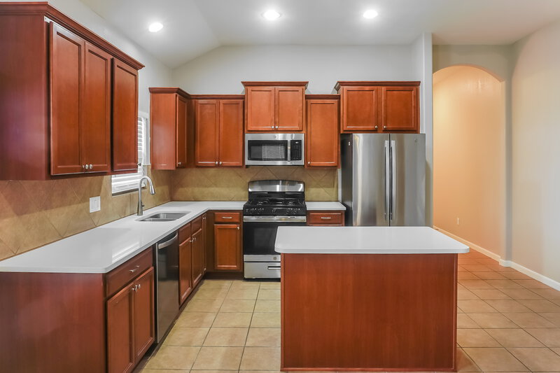 2,170/Mo, 8751 Sunrise Canter Dr Tomball, TX 77375 Kitchen View 3