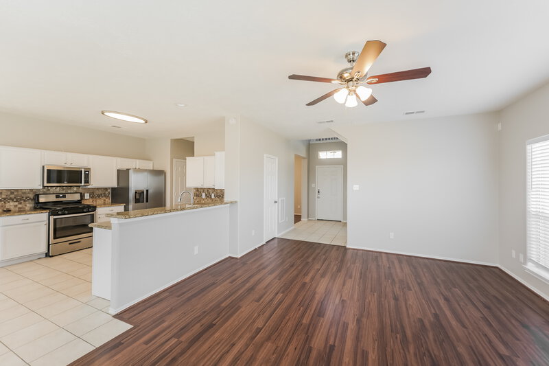 2,445/Mo, 3260 Bhandara Ct Katy, TX 77493 Living Room View 2