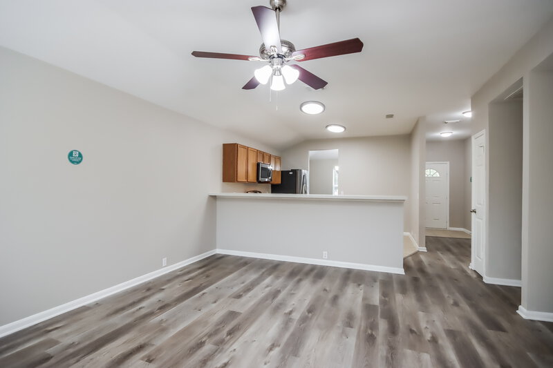 1,675/Mo, 2846 Woodspring Acres Dr Kingwood, TX 77345 Living Room View 2