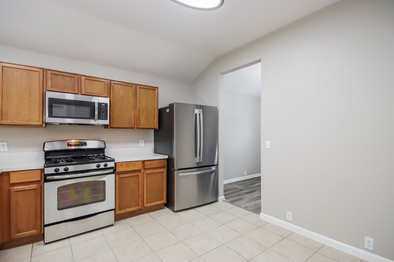 1,675/Mo, 2846 Woodspring Acres Dr Kingwood, TX 77345 Kitchen View 2