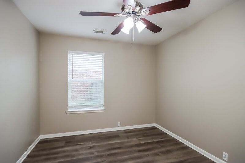 1,675/Mo, 2846 Woodspring Acres Dr Kingwood, TX 77345 Bedroom View 2