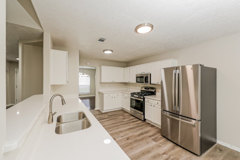 2,055/Mo, 15014 Ralston Rd Humble, TX 77396 Kitchen View