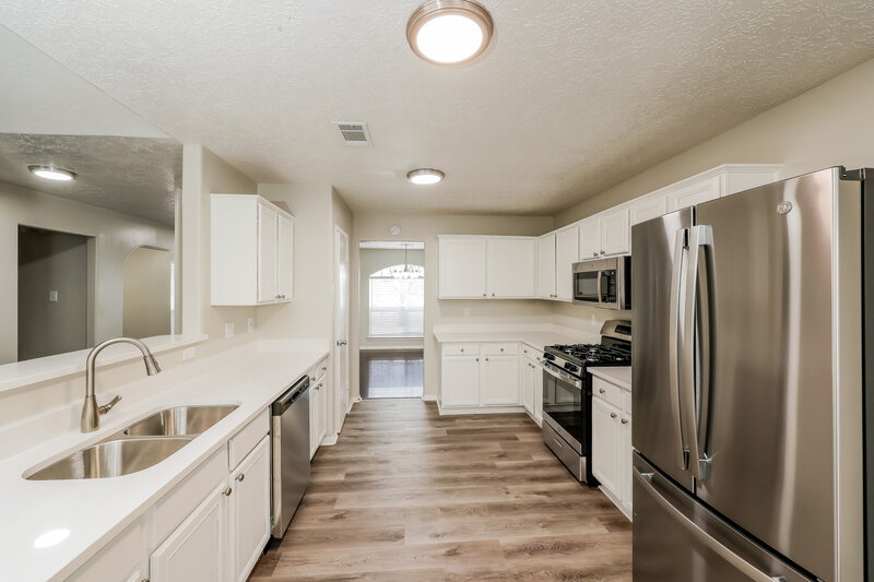 2,055/Mo, 15014 Ralston Rd Humble, TX 77396 Kitchen View 2