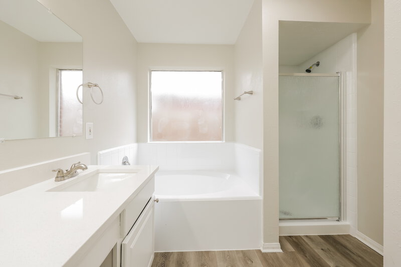 2,055/Mo, 15014 Ralston Rd Humble, TX 77396 Main Bathroom View 3
