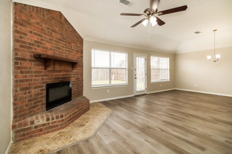 2,145/Mo, 613 Spring Breeze St League City, TX 77573 Living Room View