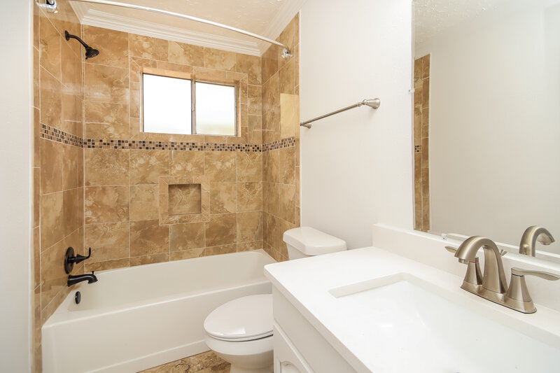 2,145/Mo, 613 Spring Breeze St League City, TX 77573 Bathroom View