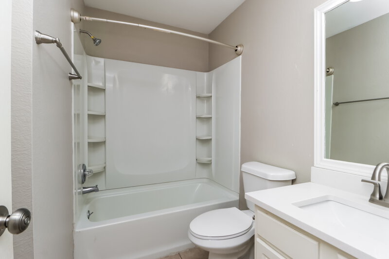 2,130/Mo, 18227 Misty Jade Ln Cypress, TX 77429 Bathroom View