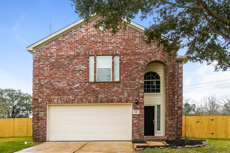 2,320/Mo, 1402 Barras St Alvin, TX 77511 External View