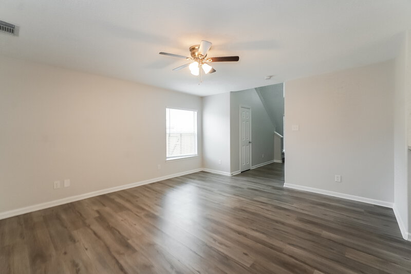 2,320/Mo, 1402 Barras St Alvin, TX 77511 Living Room View
