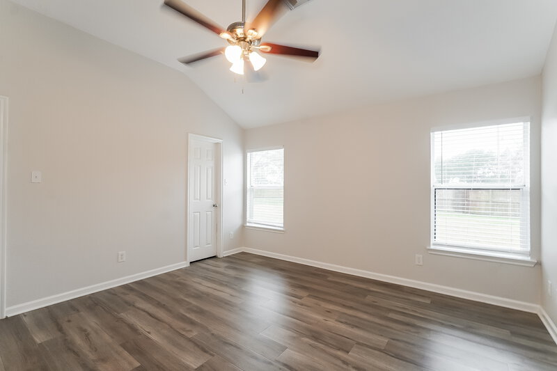 2,320/Mo, 1402 Barras St Alvin, TX 77511 Main Bedroom View