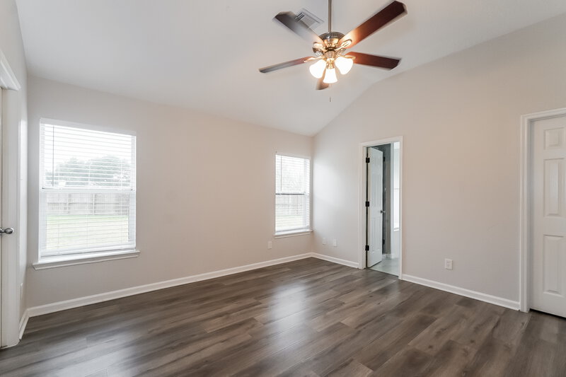 2,320/Mo, 1402 Barras St Alvin, TX 77511 Main Bedroom View 2