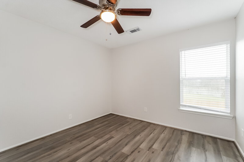 2,320/Mo, 1402 Barras St Alvin, TX 77511 Bedroom View 2