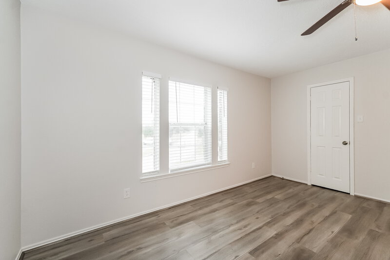 2,320/Mo, 1402 Barras St Alvin, TX 77511 Bedroom View 4