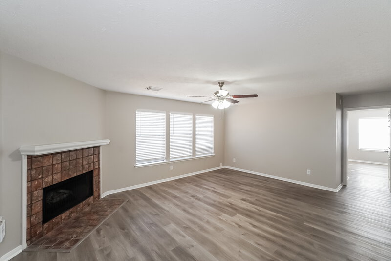 2,115/Mo, 20618 Oak Limb Ln, Humble, TX 77338 Family Room View