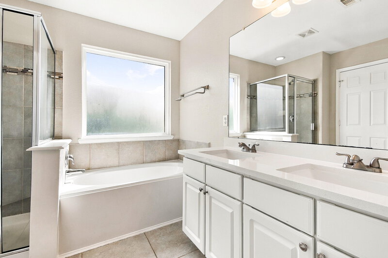 1,975/Mo, 29012 Birch Green Way Spring, TX 77386 Primary Bathroom View