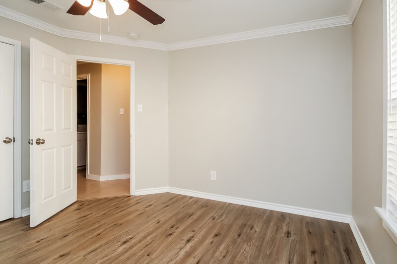 2,015/Mo, 4830 S Fairfax Village Cir Spring, TX 77373 Bedroom View