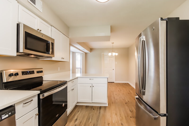 2,210/Mo, 19611 Pine Cluster Ln Humble, TX 77346 Kitchen View 2